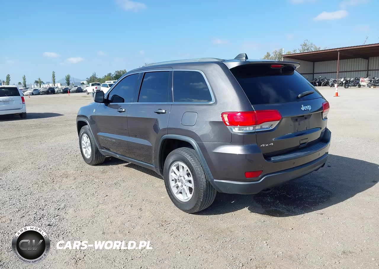 2019 Jeep Grand Cherokee Laredo E 4X4 VIN:1C4RJFAG0KC828280 - 3