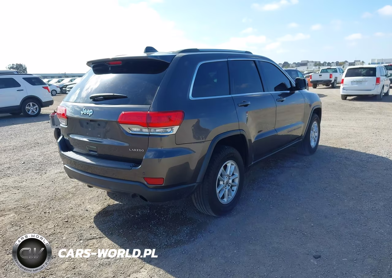 2019 Jeep Grand Cherokee Laredo E 4X4 VIN:1C4RJFAG0KC828280 - 4