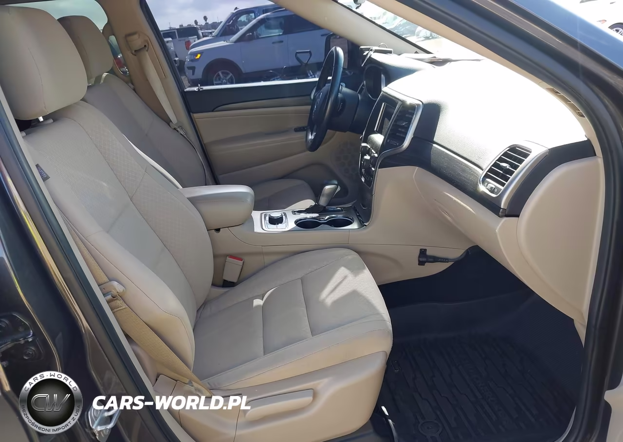 2019 Jeep Grand Cherokee Laredo E 4X4 VIN:1C4RJFAG0KC828280 - 5