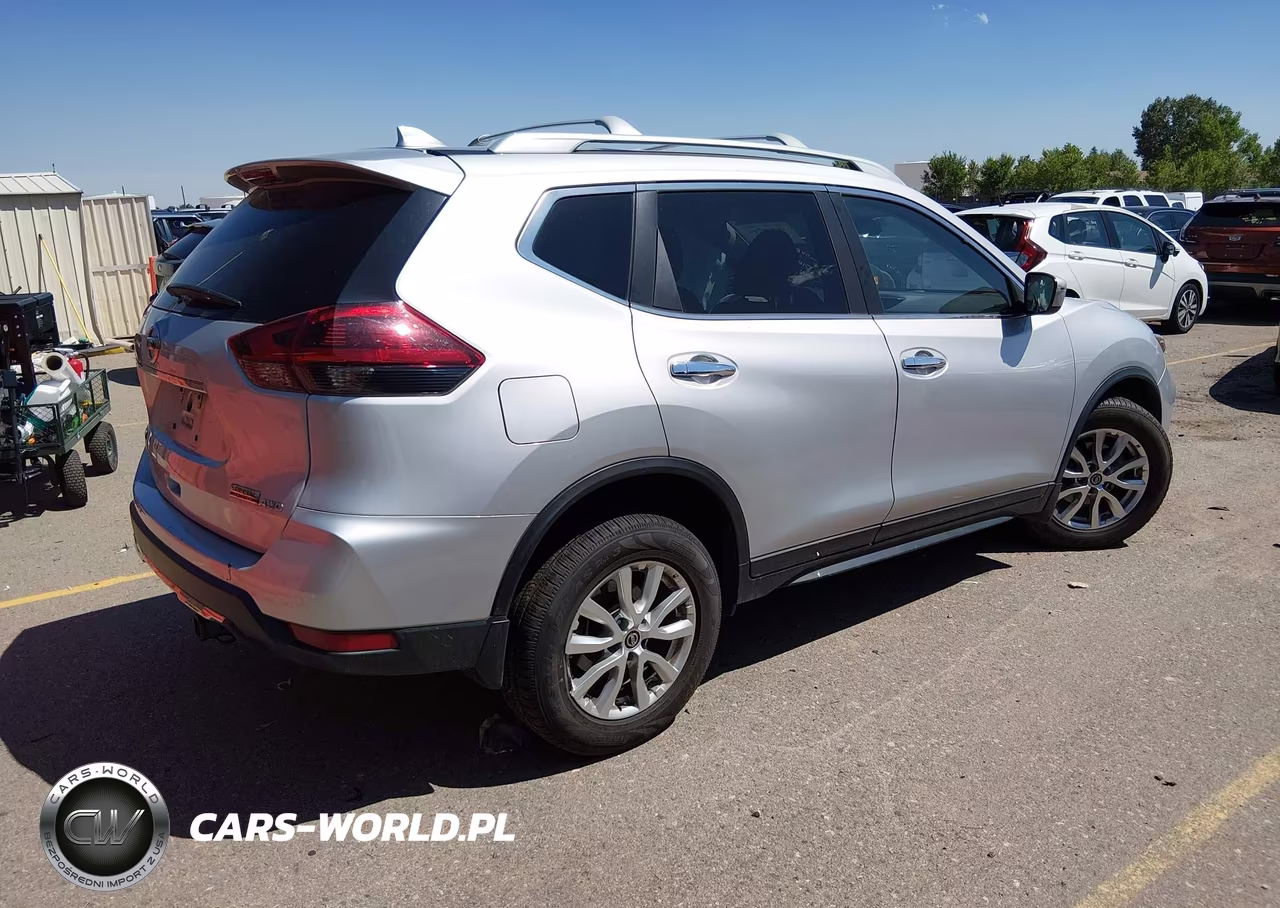 2019 Nissan Rogue S VIN:5N1AT2MV8KC830140 - 4