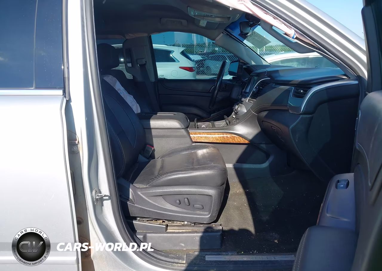 2018 Chevrolet Suburban Premier VIN:1GNSKJKC5JR197025 - 5