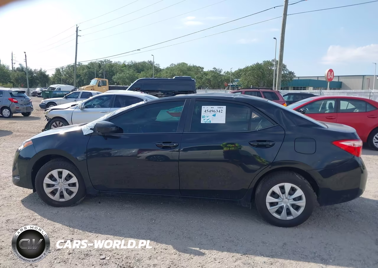 2018 Toyota Corolla L VIN:5YFBURHE9JP851044 - 14