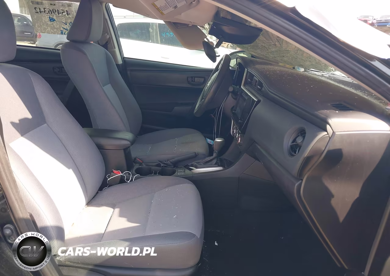 2018 Toyota Corolla L VIN:5YFBURHE9JP851044 - 5