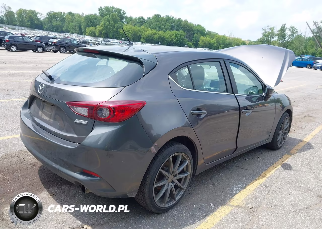 2018 Mazda Mazda3 Touring VIN:3MZBN1L31JM209040 - 4