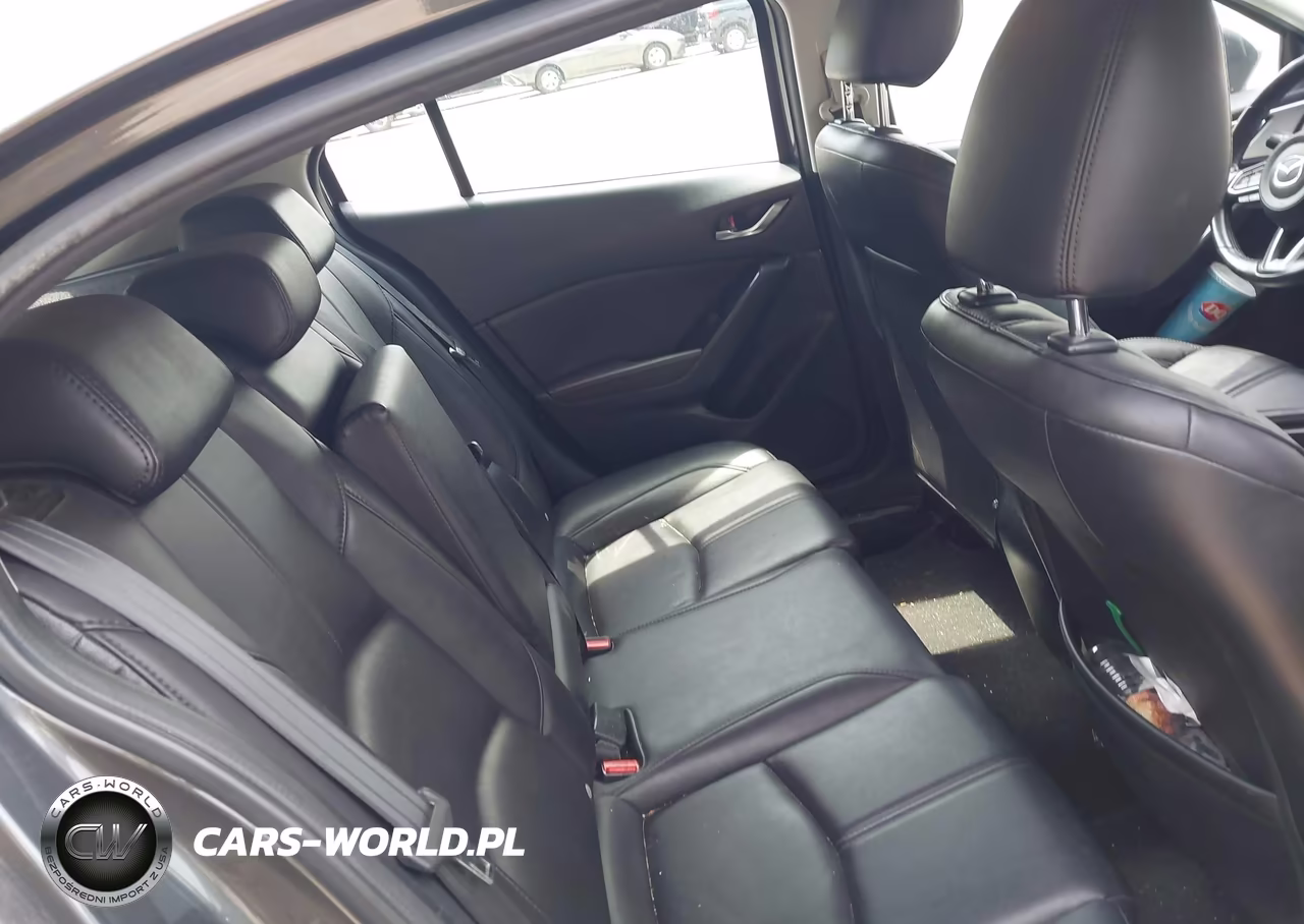 2018 Mazda Mazda3 Touring VIN:3MZBN1L31JM209040 - 8