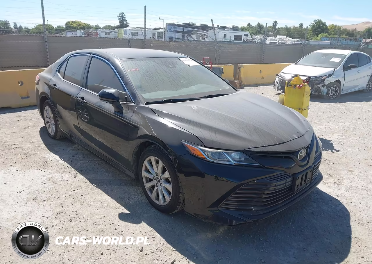 2019 Toyota Camry Le – zdjęcie 1 z 16