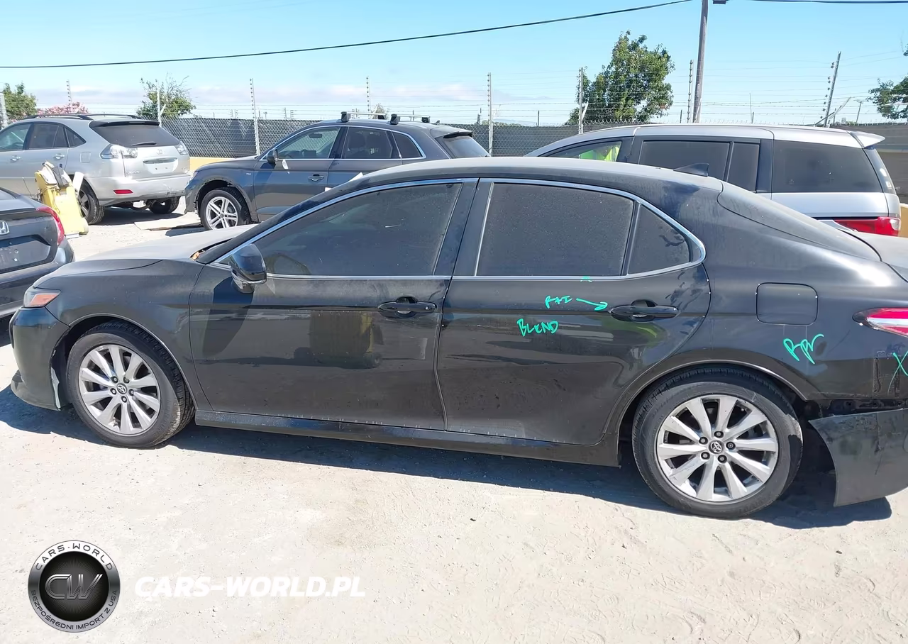 2019 Toyota Camry Le VIN:4T1B11HK7KU825364 - 14