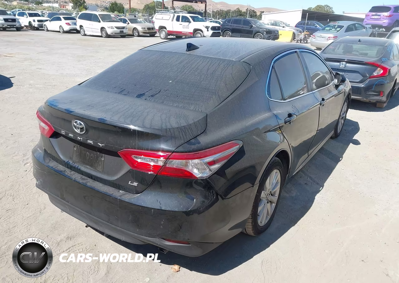 2019 Toyota Camry Le VIN:4T1B11HK7KU825364 - 4