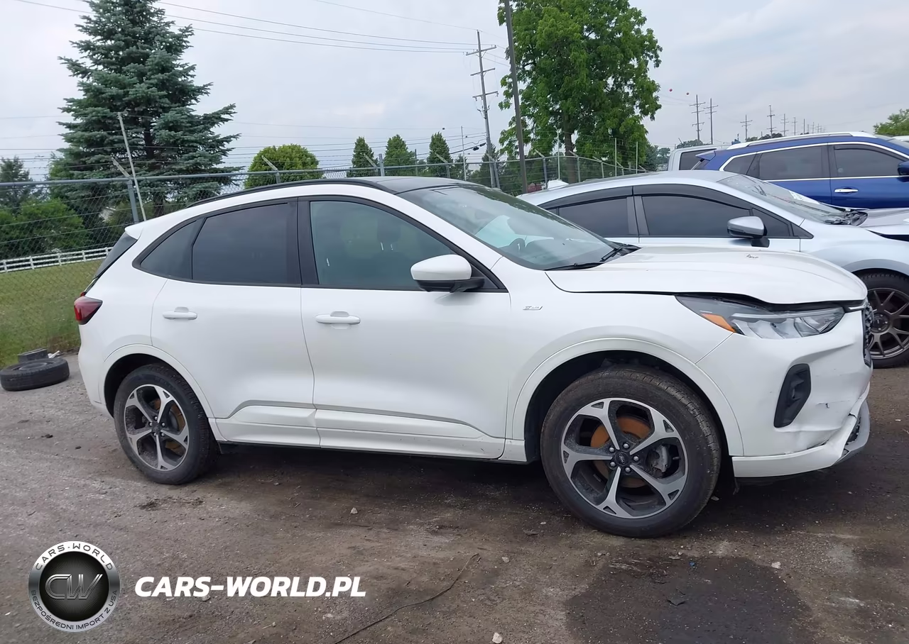 2023 Ford Escape St-Line Select VIN:1FMCU9NA2PUB09923 - 13