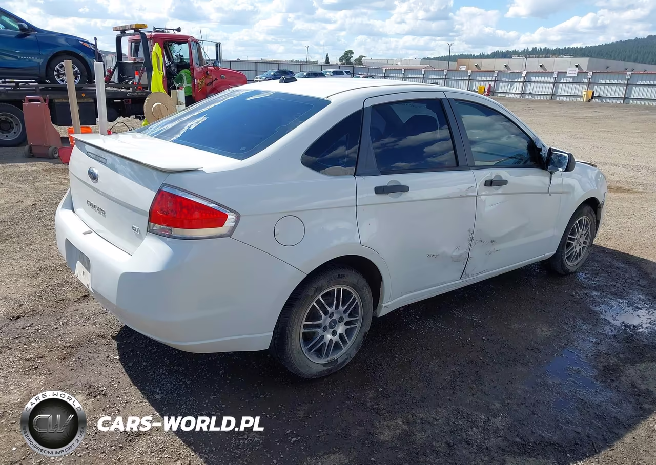 2010 Ford Focus Se VIN:1FAHP3FN9AW257536 - 4