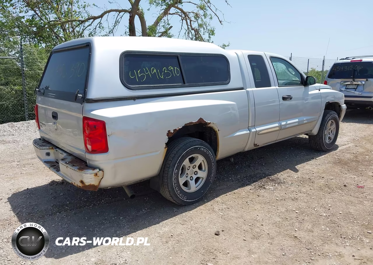 2005 Dodge Dakota Slt VIN:1D7HW42K15S209790 - 4