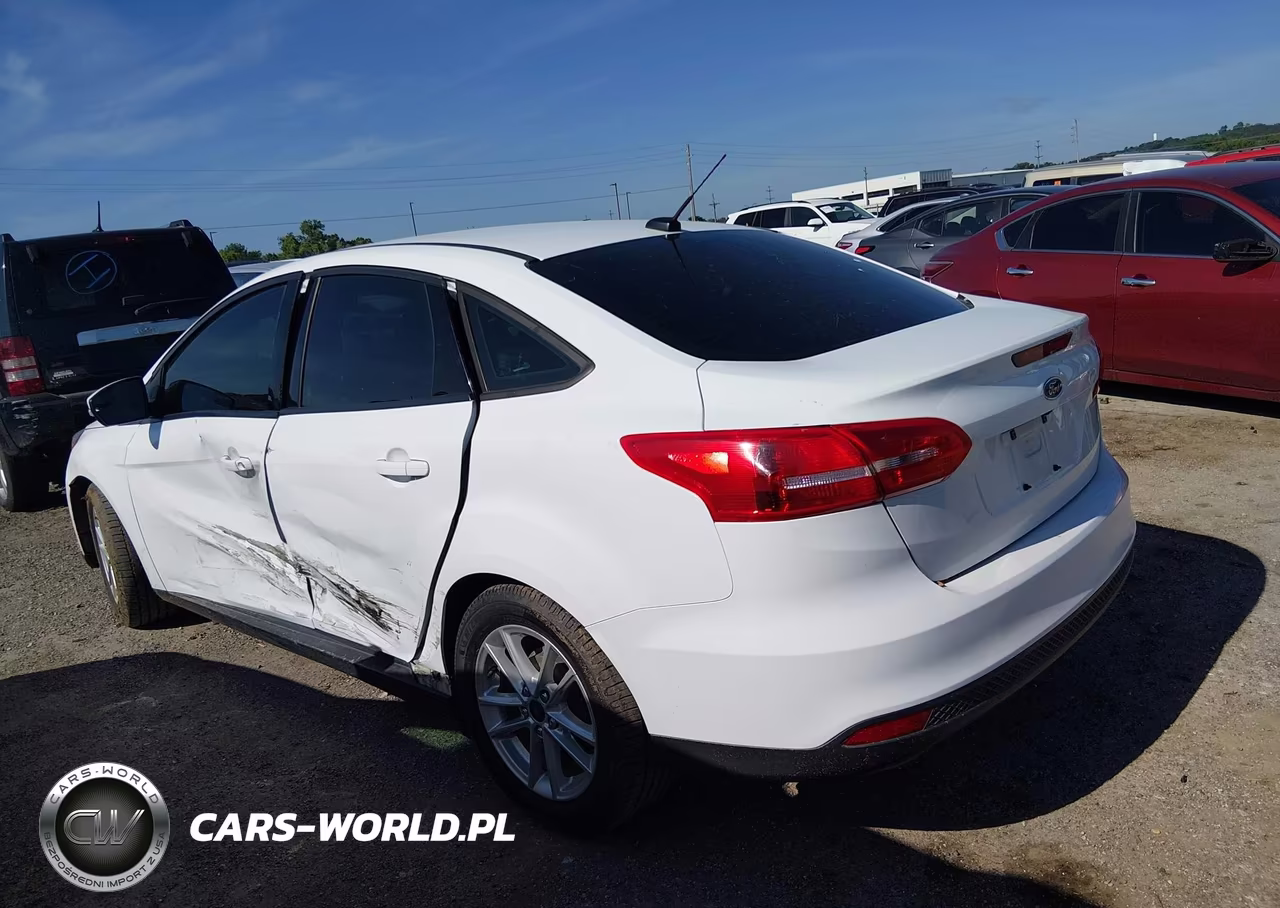2016 Ford Focus Se VIN:1FADP3F20GL285272 - 13