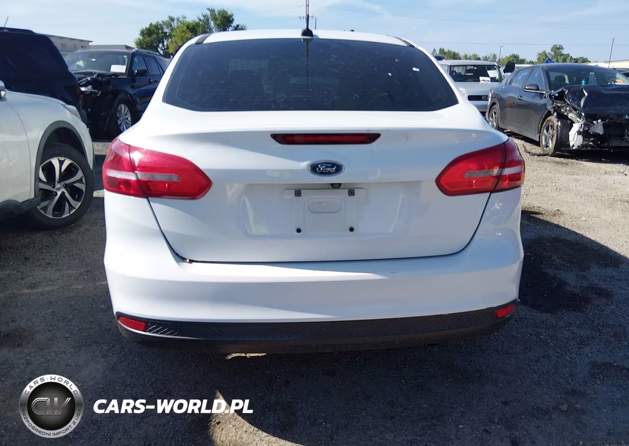 2016 Ford Focus Se VIN:1FADP3F20GL285272 - 15
