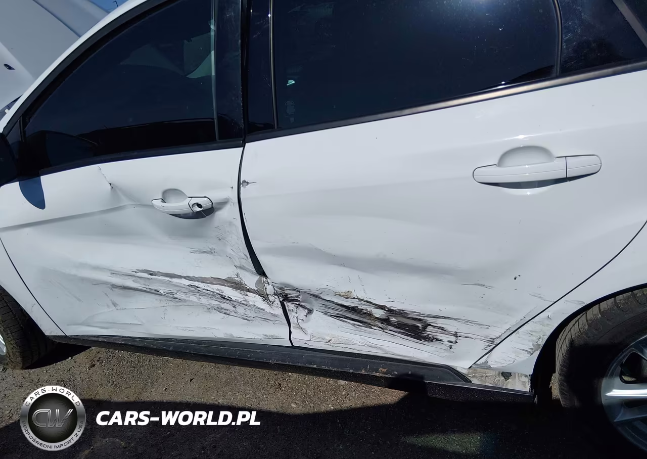 2016 Ford Focus Se VIN:1FADP3F20GL285272 - 6