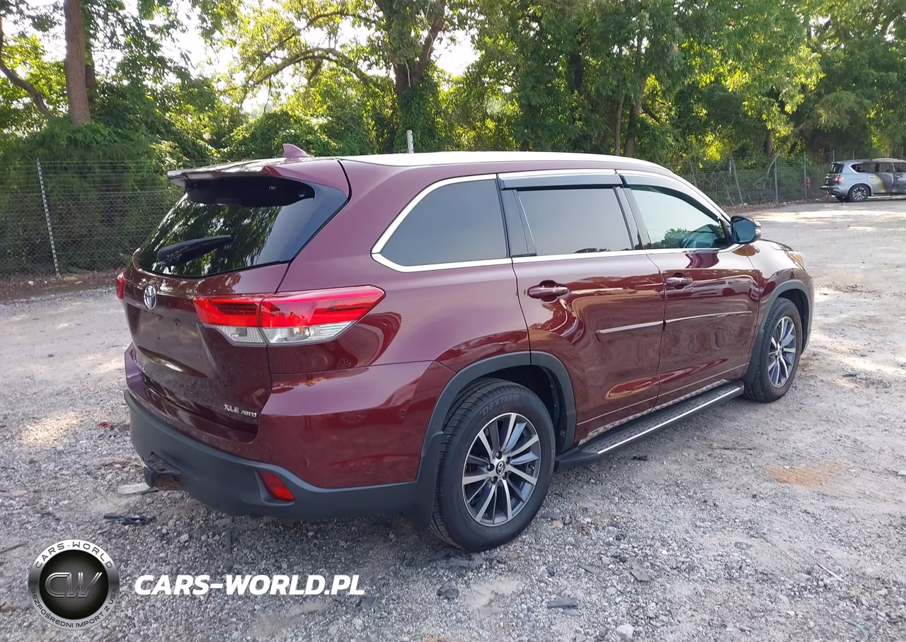 2017 Toyota Highlander Xle VIN:5TDJZRFHXHS449349 - 4