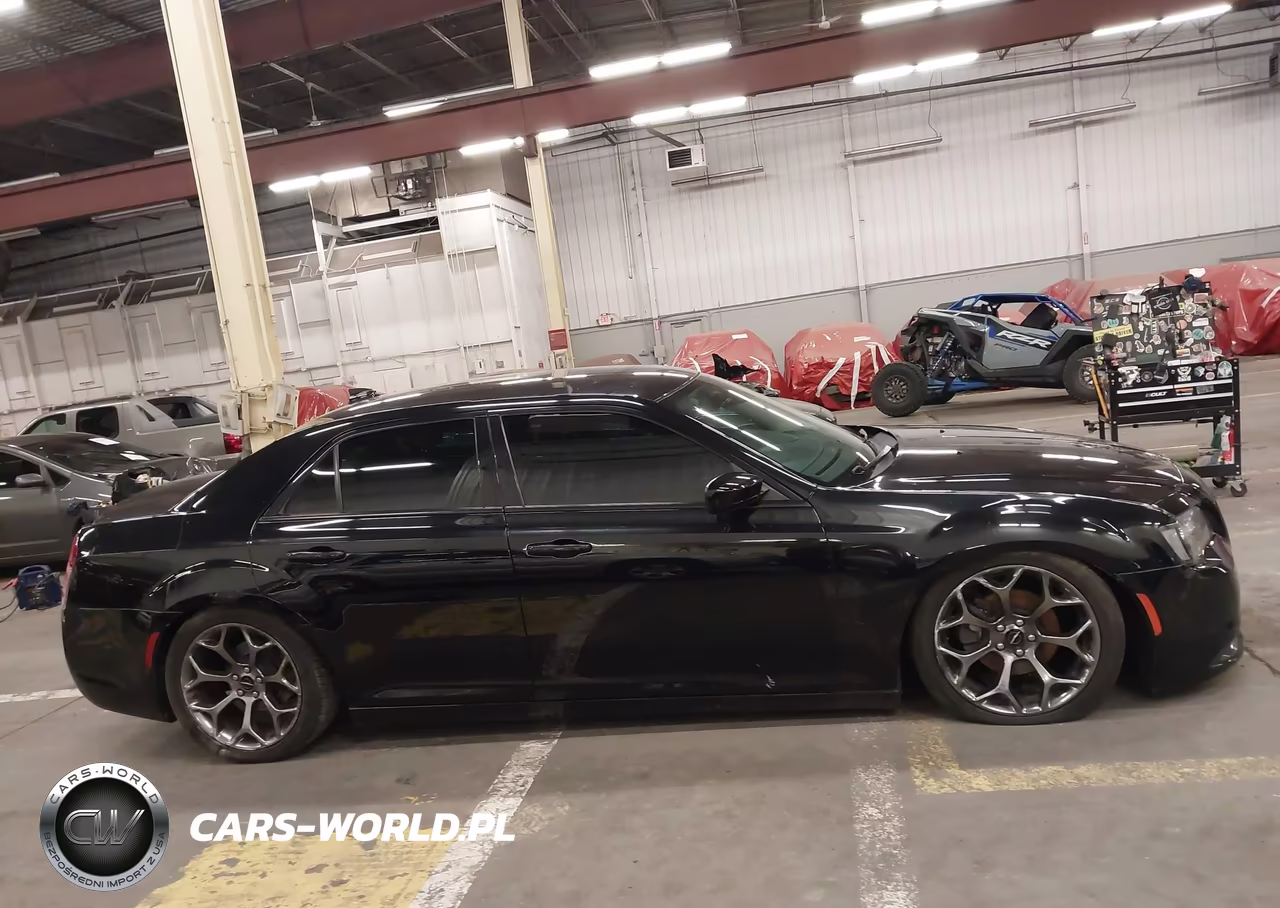 2018 Chrysler 300 Touring VIN:2C3CCAAG4JH275586 - 13