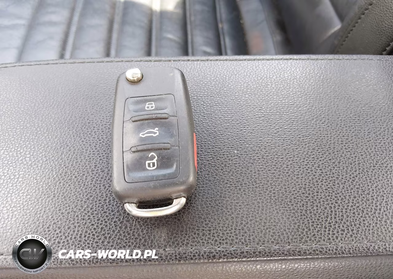2013 Volkswagen Beetle R-Line VIN:3VWVT7AT3DM679731 - 11