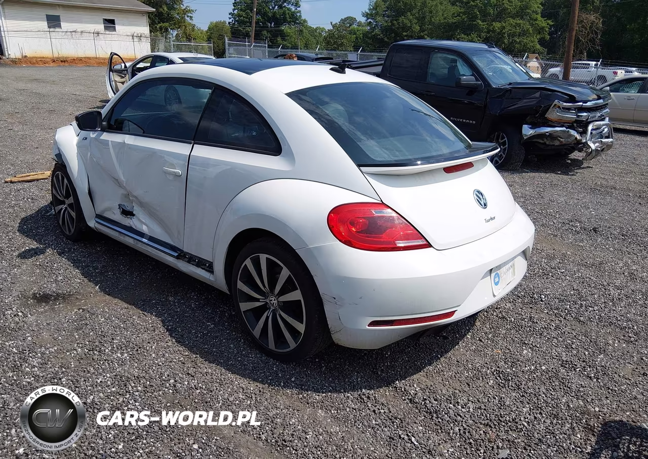 2013 Volkswagen Beetle R-Line VIN:3VWVT7AT3DM679731 - 3