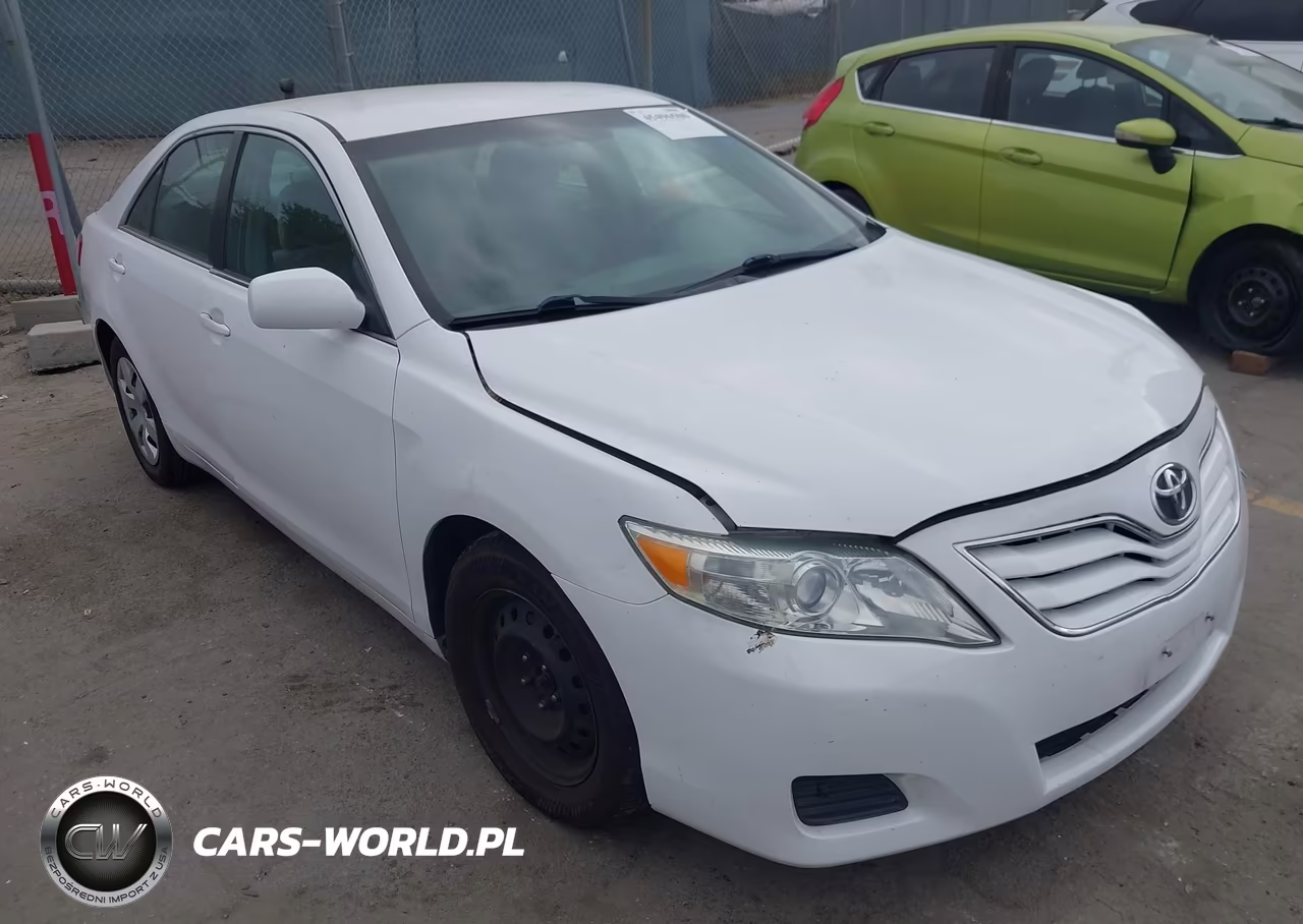 2011 Toyota Camry Le – zdjęcie 1 z 12