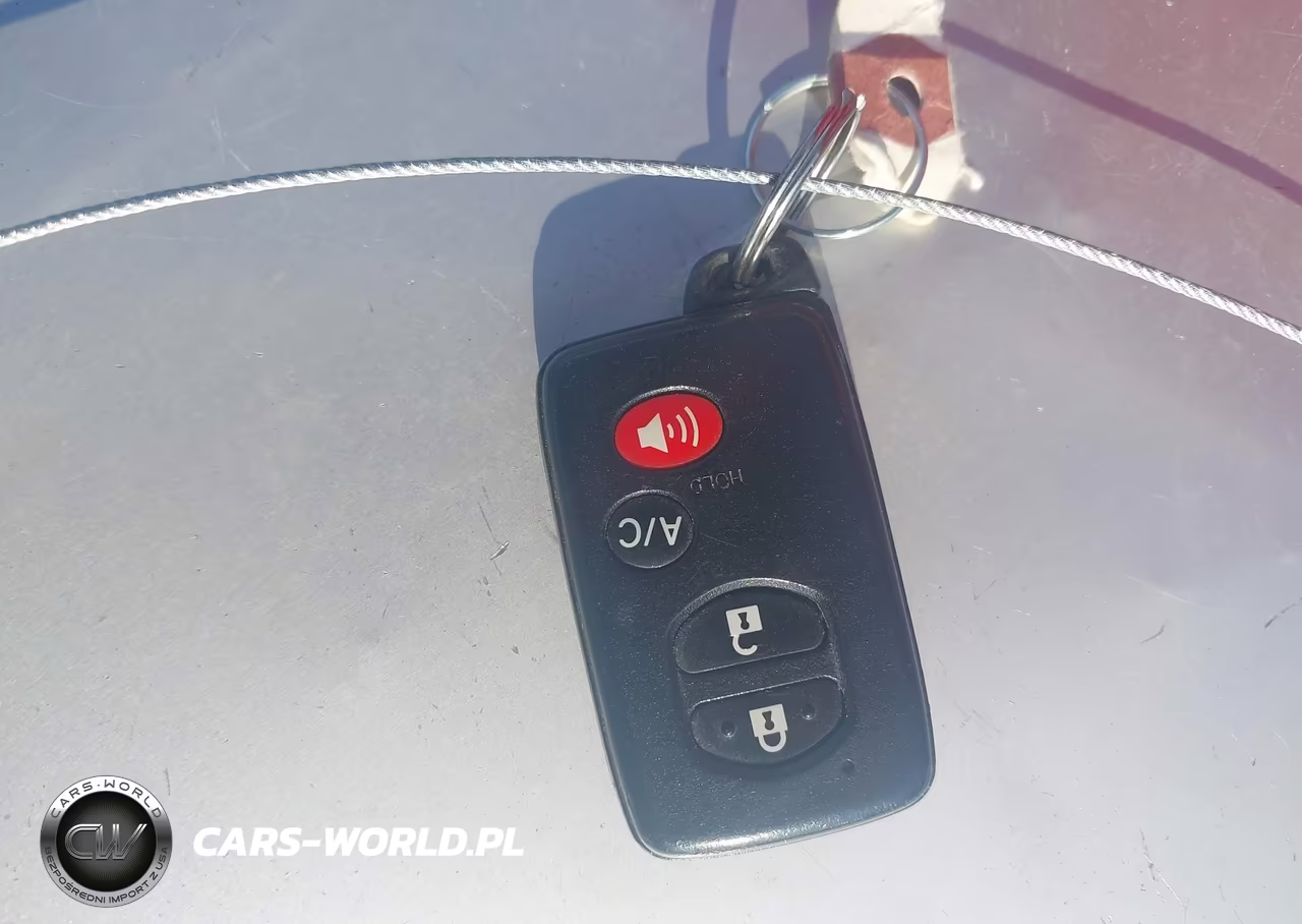 2013 Toyota Prius Plug-In VIN:JTDKN3DP1D3037713 - 11