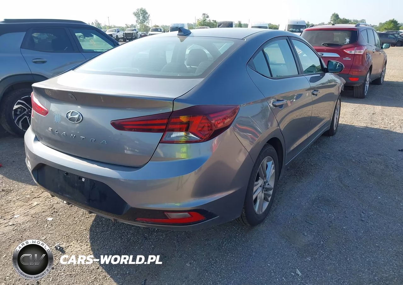 2020 Hyundai Elantra Sel VIN:5NPD84LF5LH527220 - 4
