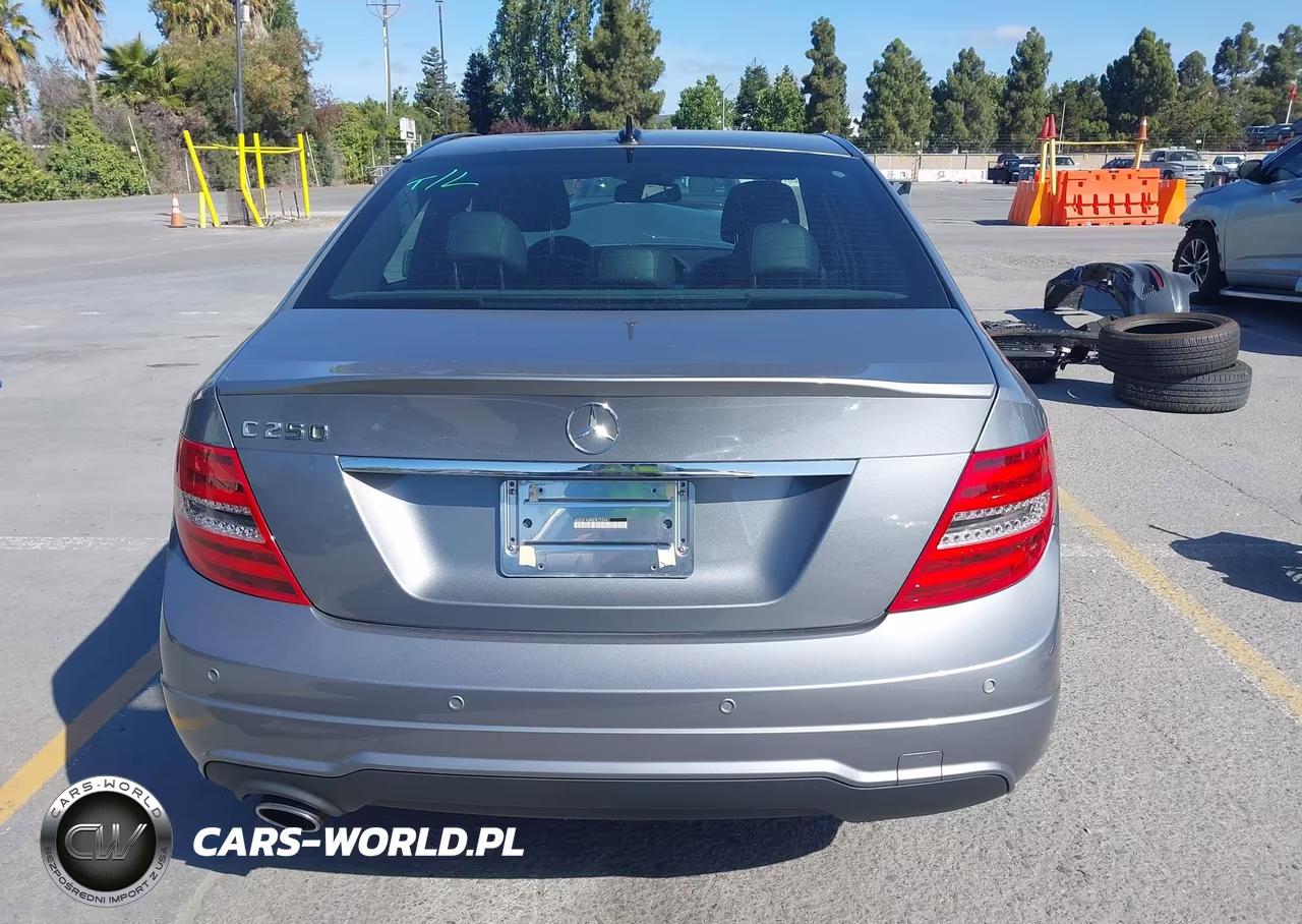 2013 Mercedes-Benz C 250 Sport VIN:WDDGF4HB8DR255481 - 17
