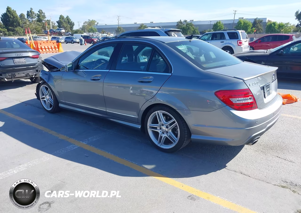 2013 Mercedes-Benz C 250 Sport VIN:WDDGF4HB8DR255481 - 3