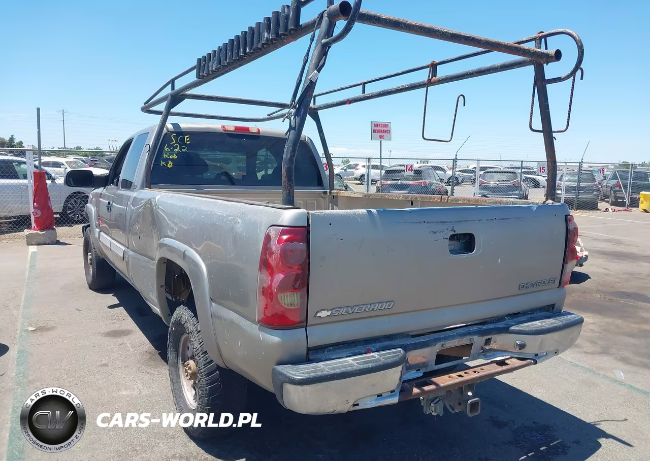 2003 Chevrolet Silverado 2500Hd Ls VIN:1GCHC29U03E288444 - 3