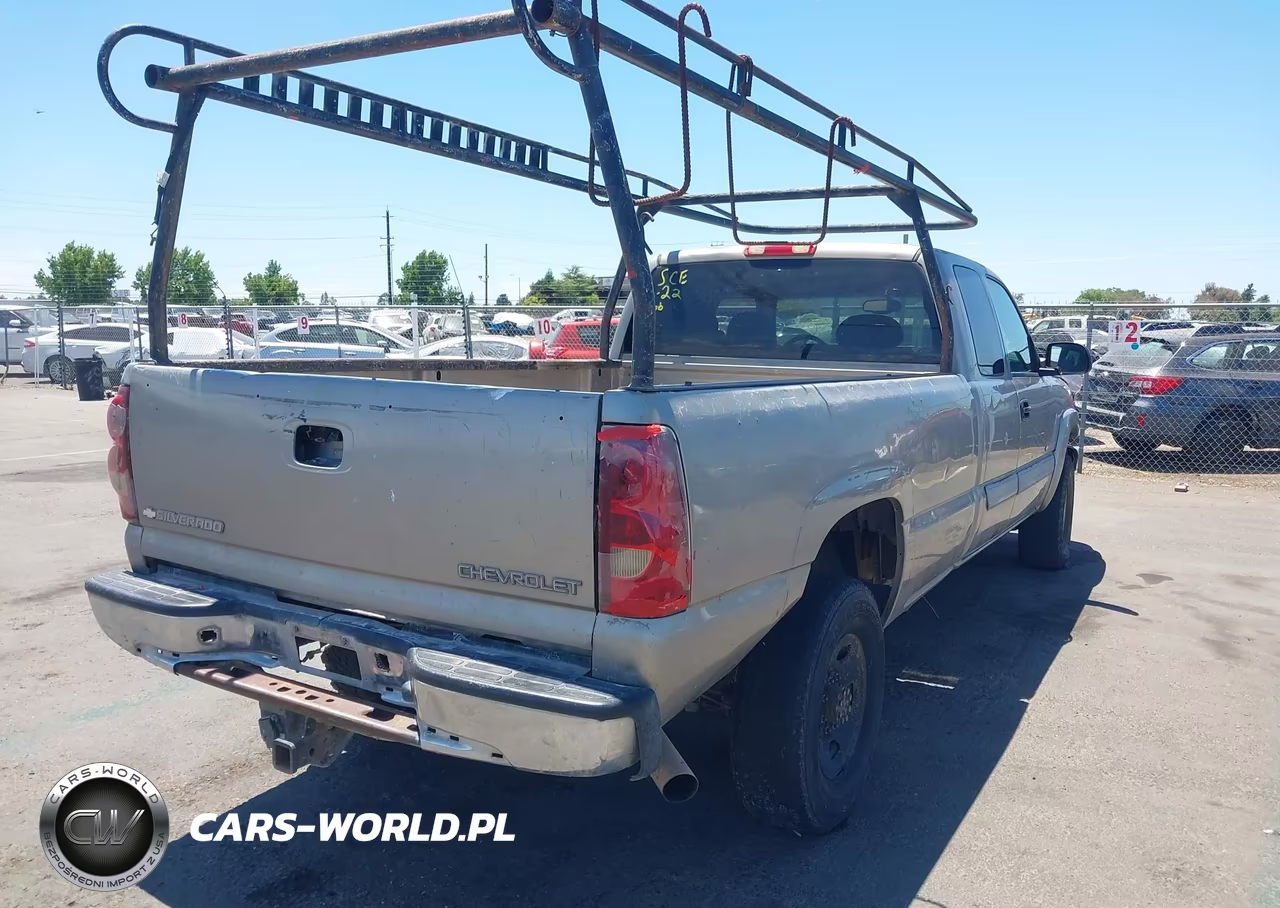 2003 Chevrolet Silverado 2500Hd Ls VIN:1GCHC29U03E288444 - 4