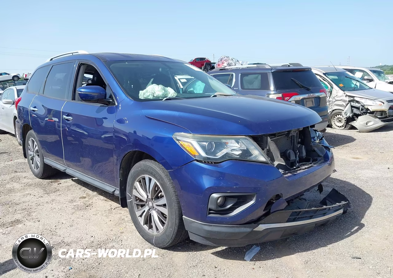 2017 Nissan Pathfinder Sv