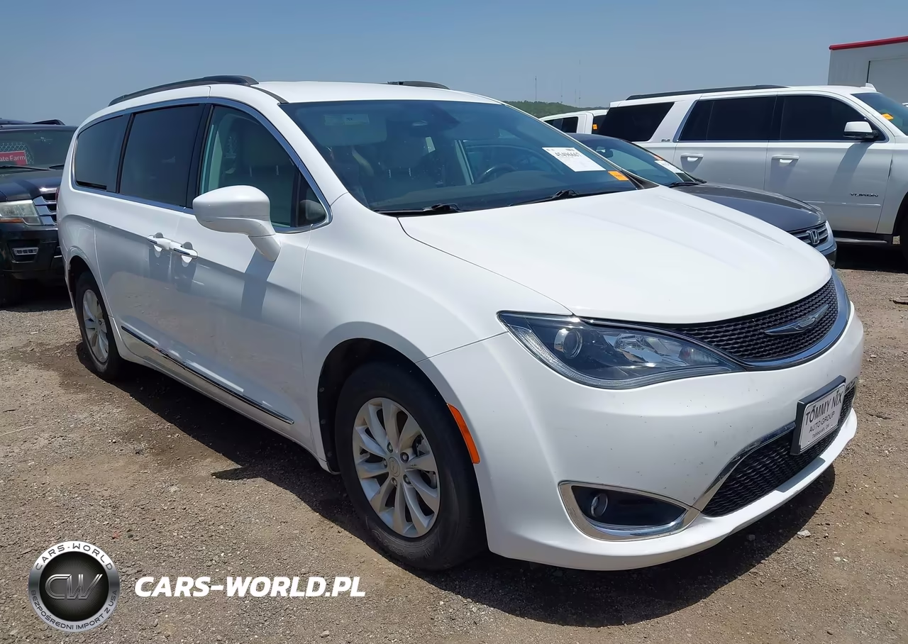 2017 Chrysler Pacifica Touring-L VIN:2C4RC1BG7HR621803 - 1