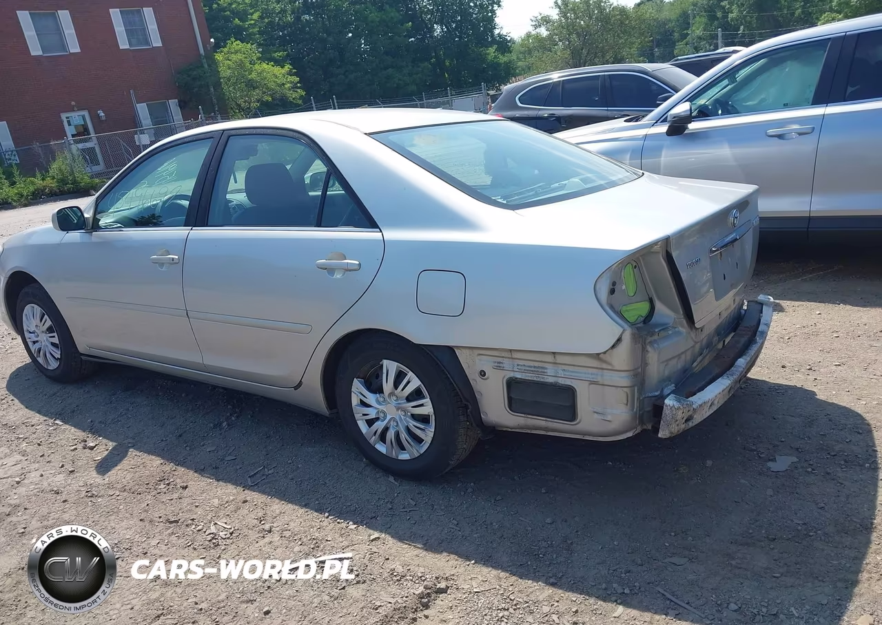 2002 Toyota Camry Le VIN:4T1BE32K92U114113 - 3