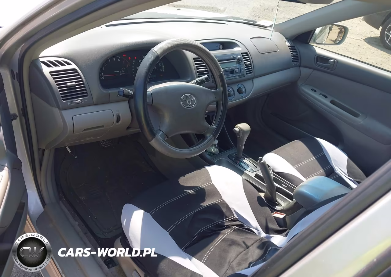 2002 Toyota Camry Le VIN:4T1BE32K92U114113 - 5
