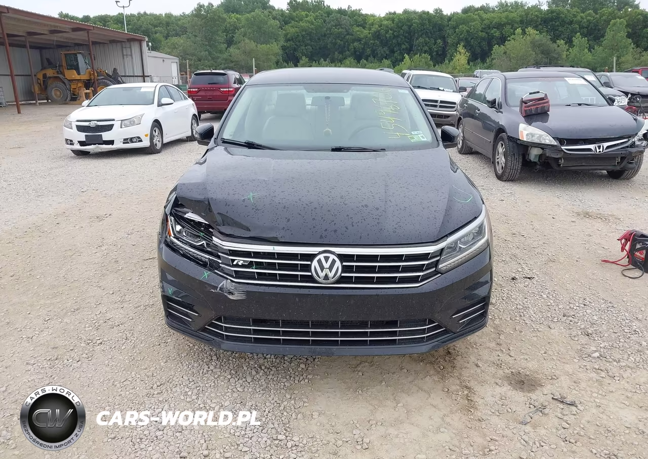 2017 Volkswagen Passat 1.8T R-Line VIN:1VWDT7A31HC080264 - 12