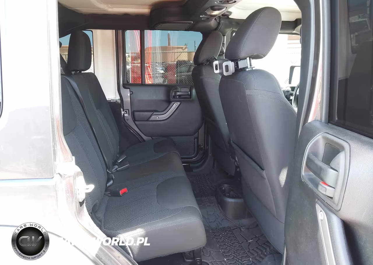 2017 Jeep Wrangler Unlimited Big Bear VIN:1C4BJWDG8HL694964 - 8