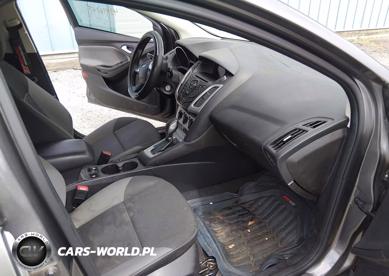2014 Ford Focus Se VIN:1FADP3K24EL429019 - 5