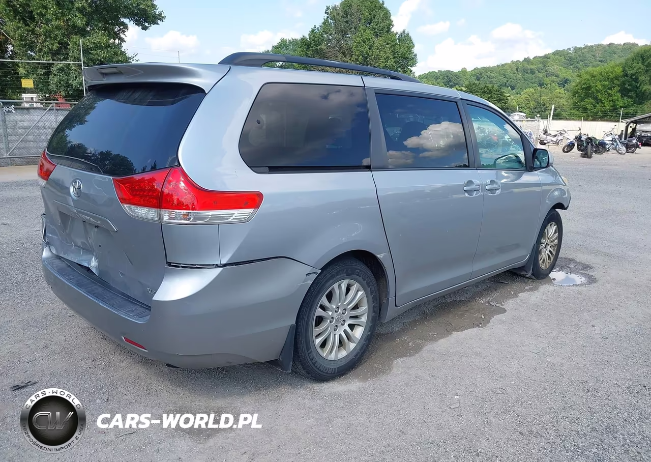2012 Toyota Sienna Xle V6 8 Passenger VIN:5TDYK3DC9CS216093 - 4