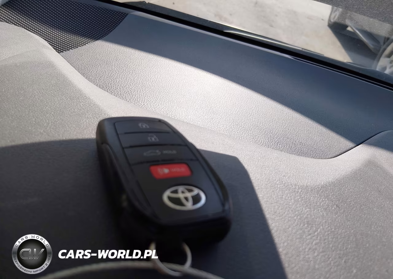 2026 Toyota Corolla Hybrid Hybrid Le VIN:JTDBCMFE8T3115040 - 11