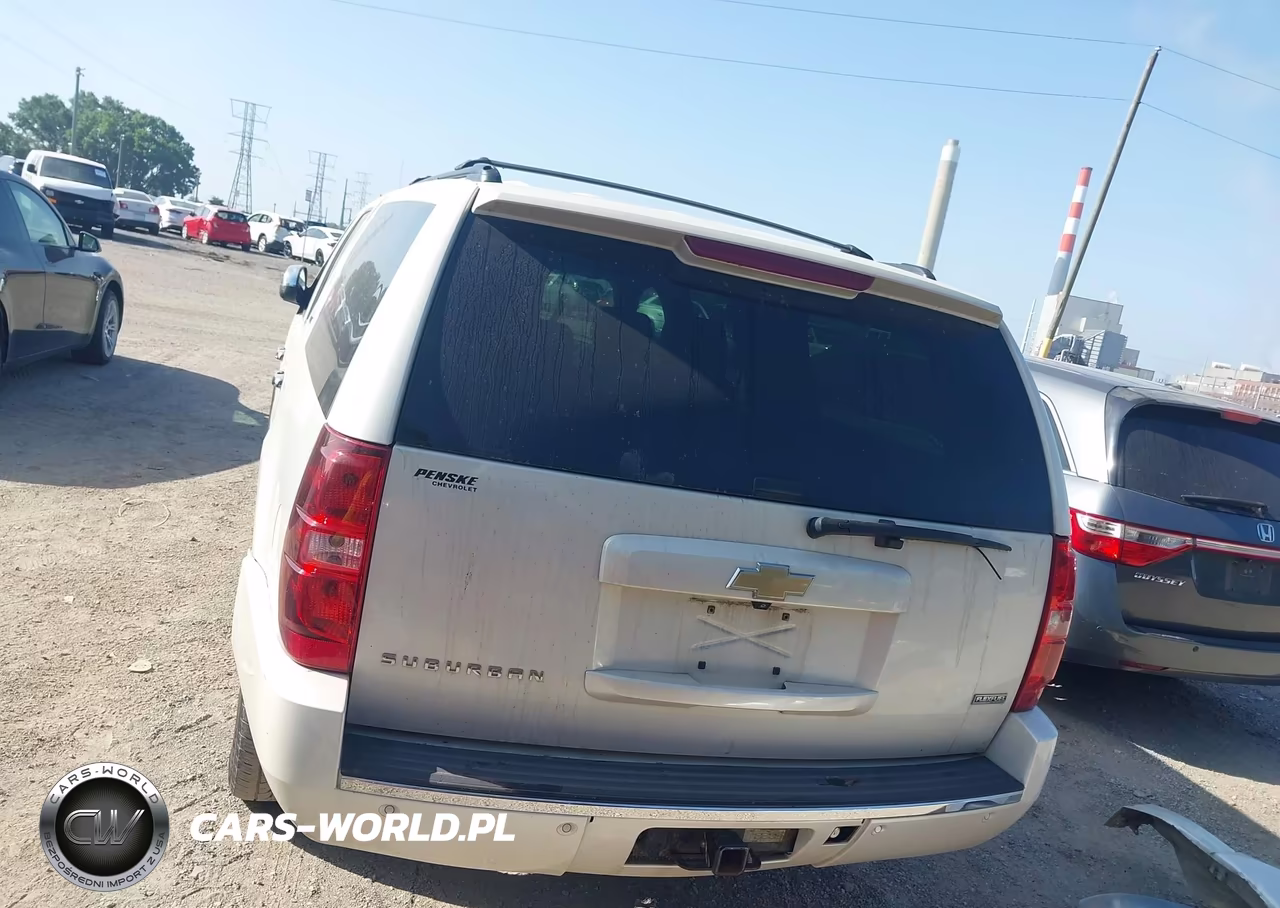 2011 Chevrolet Suburban Ltz VIN:1GNSKKE38BR367347 - 17
