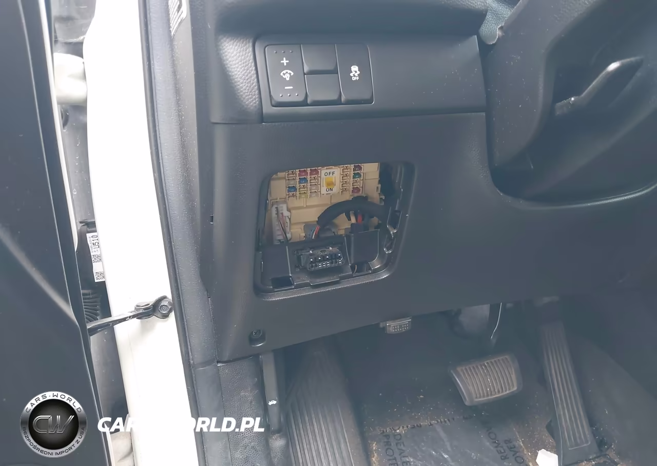 2018 Kia Soul VIN:KNDJN2A22J7615109 - 13