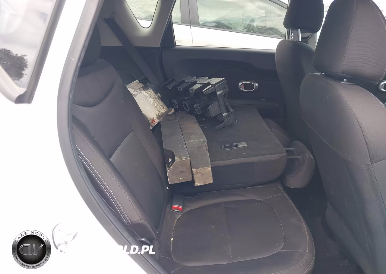 2018 Kia Soul VIN:KNDJN2A22J7615109 - 8