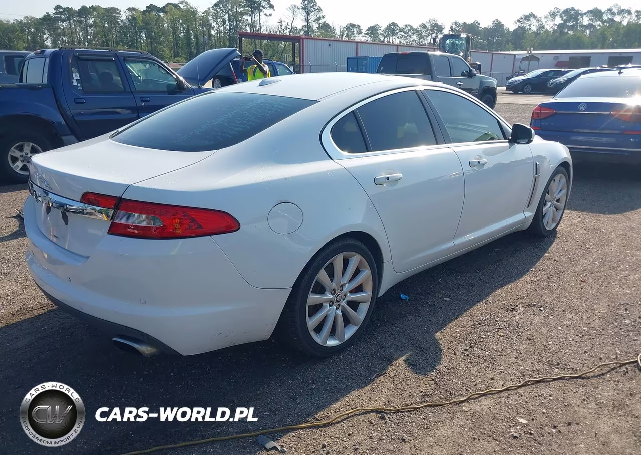 2011 Jaguar Xf Premium VIN:SAJWA0GB8BLS18107 - 4