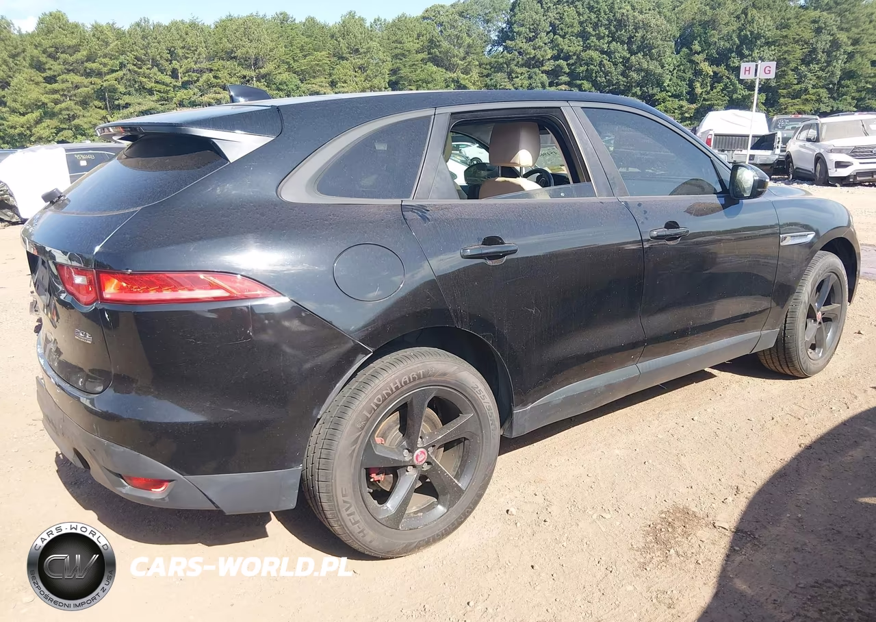 2018 Jaguar F-Pace 30T Premium VIN:SADCJ2GX4JA236949 - 4