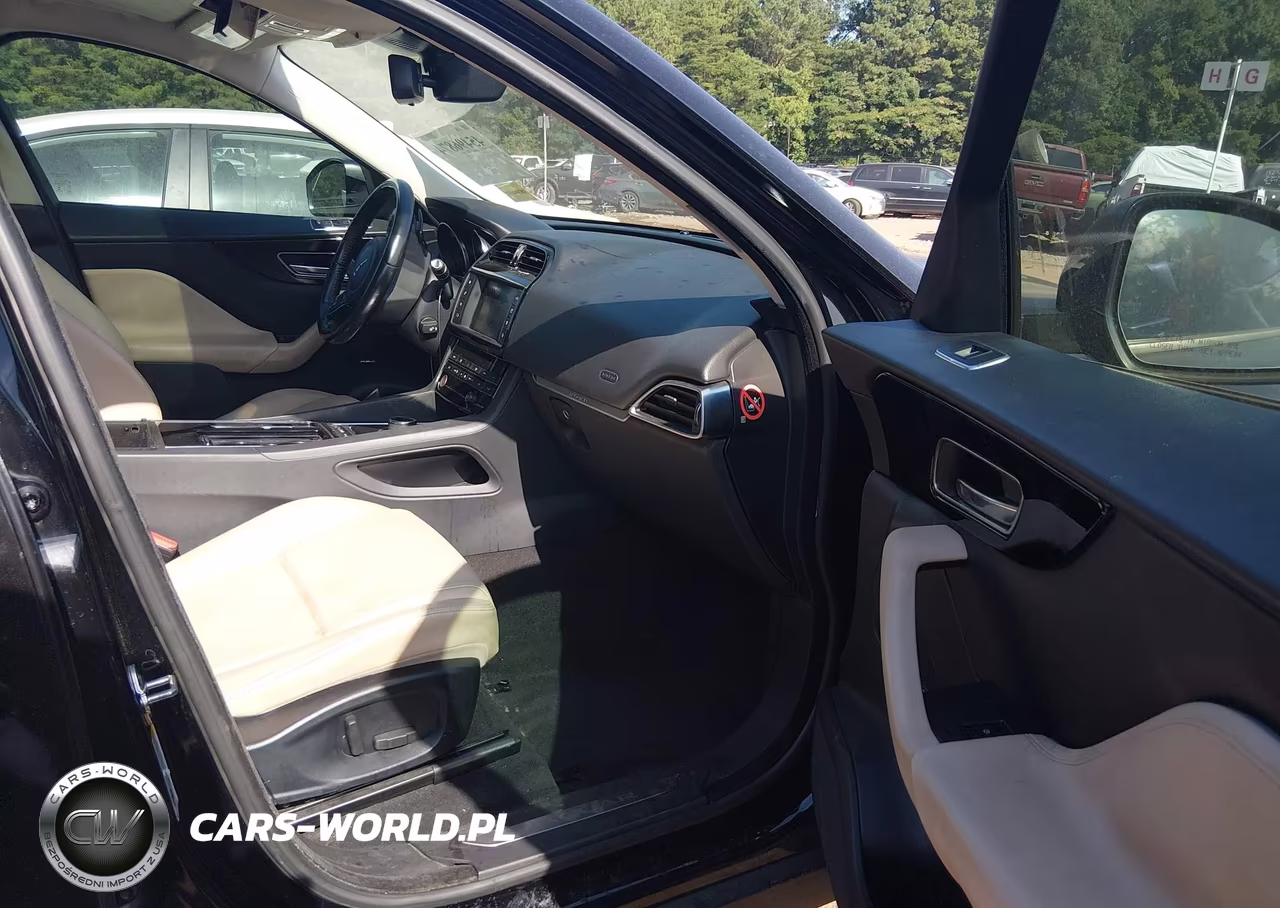 2018 Jaguar F-Pace 30T Premium VIN:SADCJ2GX4JA236949 - 5