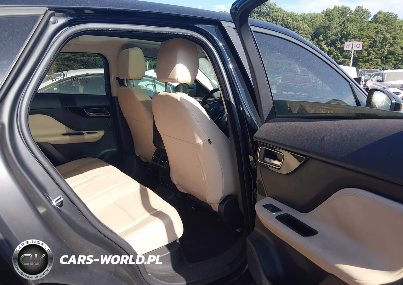 2018 Jaguar F-Pace 30T Premium VIN:SADCJ2GX4JA236949 - 8