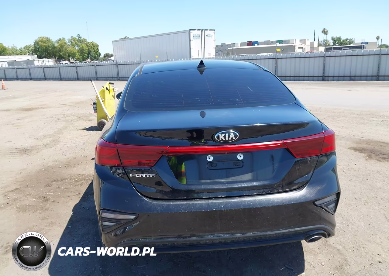 2019 Kia Forte Lxs VIN:3KPF24AD8KE092854 - 16