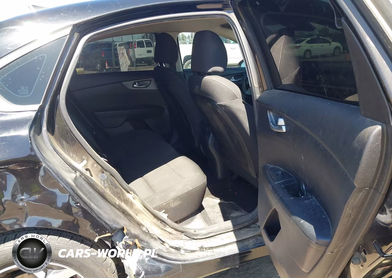 2019 Kia Forte Lxs VIN:3KPF24AD8KE092854 - 8