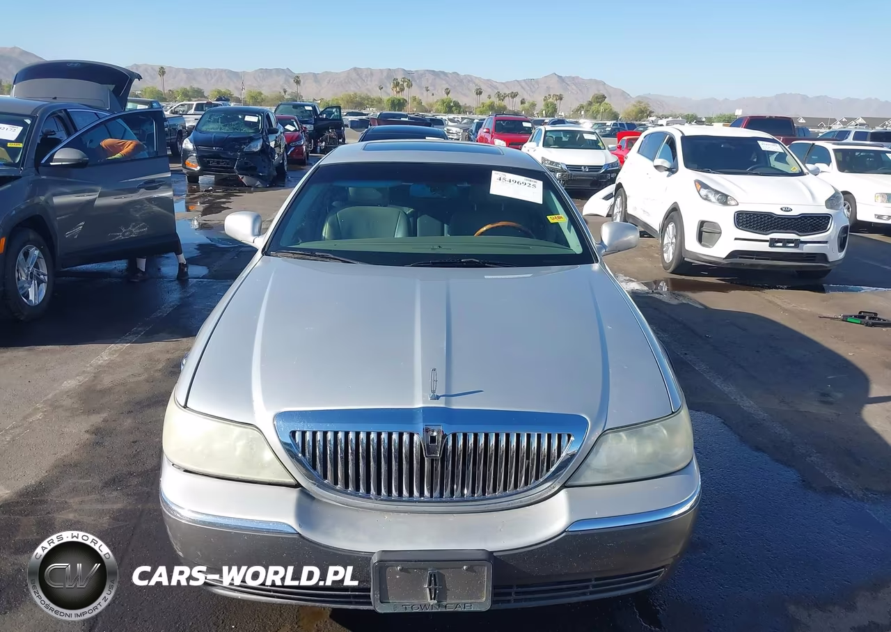 2004 Lincoln Town Car Ultimate VIN:1LNHM83W34Y649929 - 12