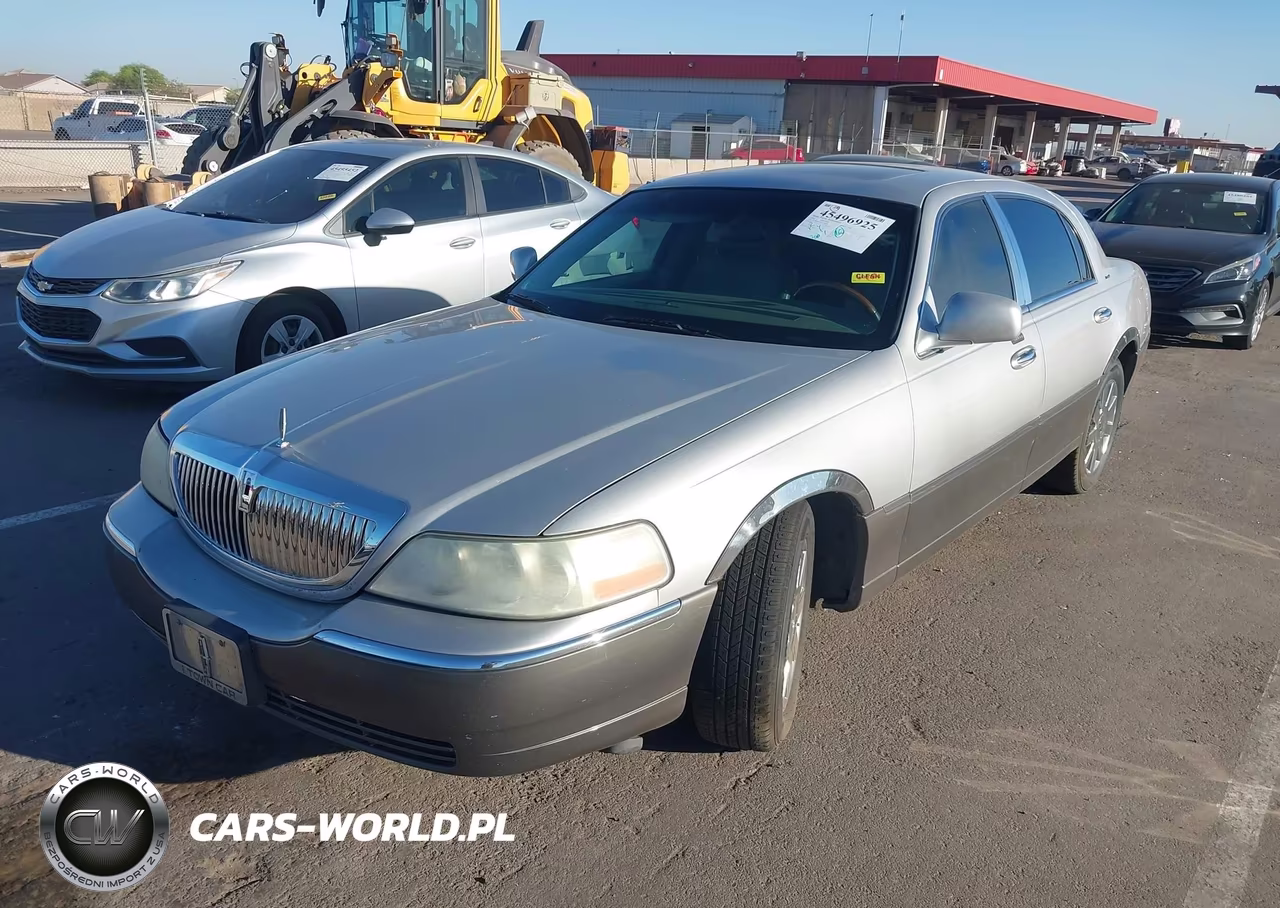 2004 Lincoln Town Car Ultimate VIN:1LNHM83W34Y649929 - 2