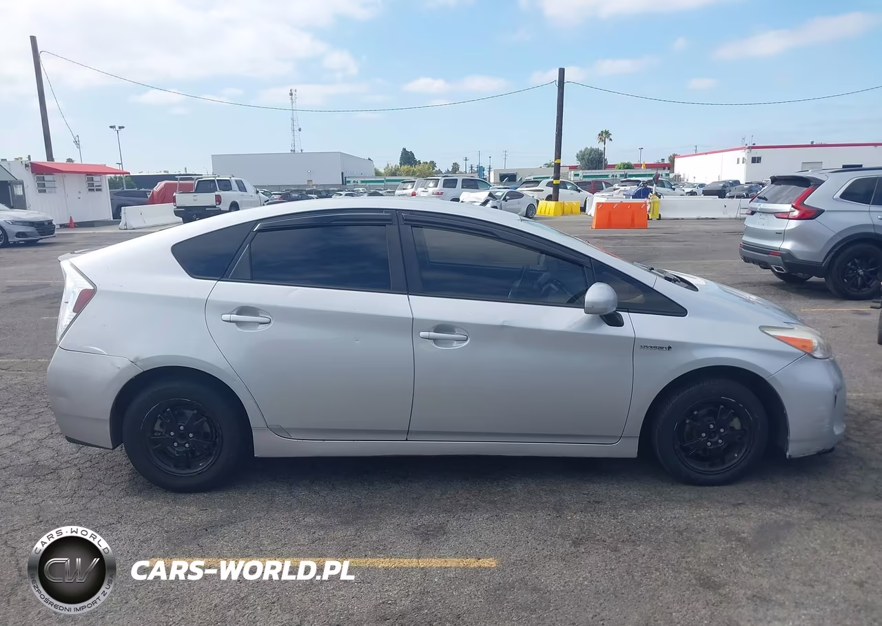 2015 Toyota Prius Three VIN:JTDKN3DU9F0398598 - 13